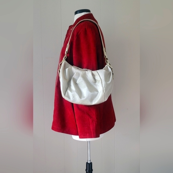 Simply Vera Wang Handbag Purse Ivory Shoulder Saddle Hand Bag - Picture 2 of 6